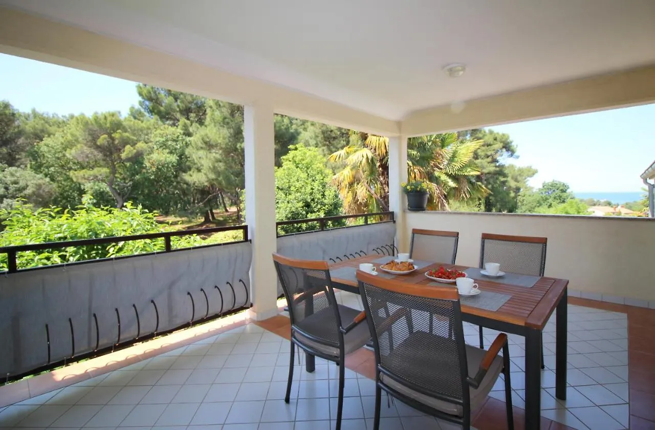 Apartments Andrea Near Beach Poreč